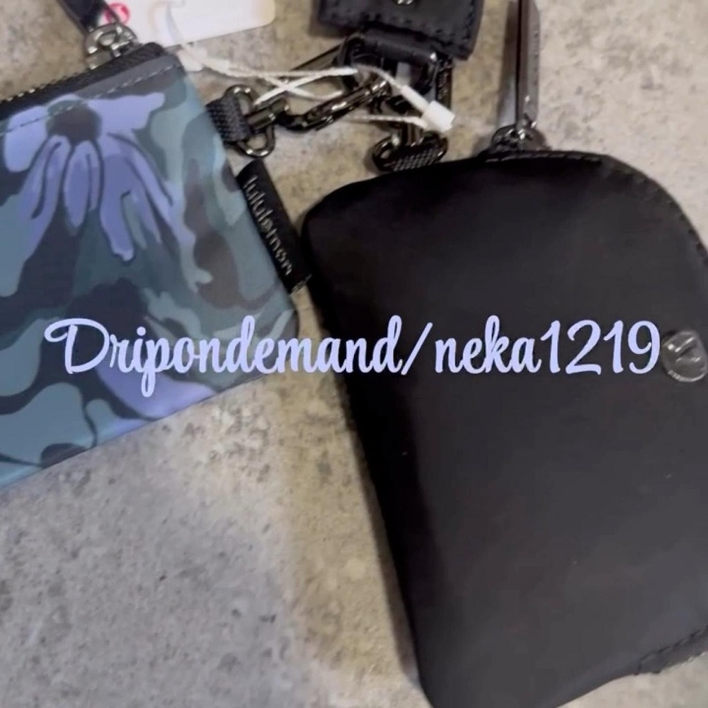 Lululemon Dual Pouch Wristlet- Flower Meld Mini Multi/Gunmetal - Picture 5 of 7